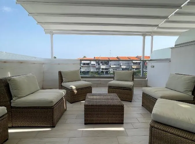 Theodora In Front Of The Sea * Ханиоти